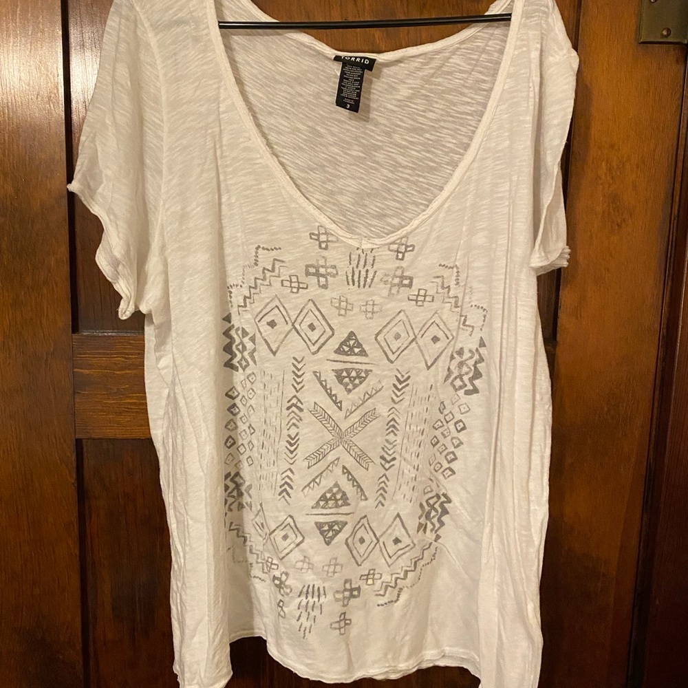 Torrid shirt size 3